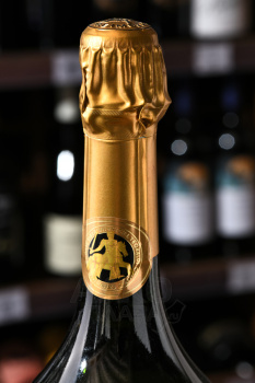 Taittinger Comtes de Champagne Blanc de Blancs Brut 2007 - шампанское Тэтэнже Комт де Шампань Гран Крю Блан де Блан Брют 2007 0.75 л