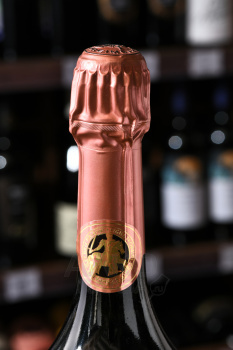 Taittinger Comtes de Champagne Rose 2007 Gift Box - шампанское Тэтенжэ Комт де Шампань Розе Брют 2007 г 0.75 л в п/у