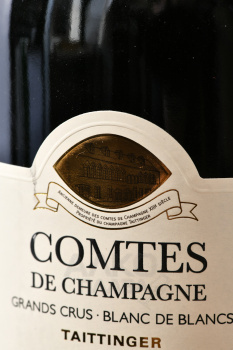 Taittinger Comtes de Champagne Blanc de Blancs Brut 2008 Gift Box - шампанское Тэтенжэ Комт де Шампань Гран Крю Блан де Блан 2008 г 0.75 л в п/у