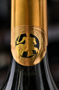 Taittinger Comtes de Champagne Blanc de Blancs Brut 2008 Gift Box - шампанское Тэтенжэ Комт де Шампань Гран Крю Блан де Блан 2008 г 0.75 л в п/у