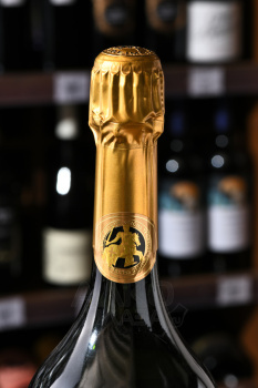 Taittinger Comtes de Champagne Blanc de Blancs Brut 2008 Gift Box - шампанское Тэтенжэ Комт де Шампань Гран Крю Блан де Блан 2008 г 0.75 л в п/у