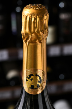 Taittinger Comtes de Champagne Blanc de Blancs Brut 2007 Gift Box - шампанское Тэтенжэ Комт де Шампань Гран Крю Блан де Блан 2007 0.75 л в п/у