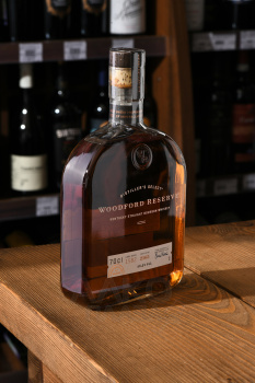 Woodford Reserve - виски Бурбон Вудфорд Резерв 0.7 л