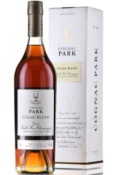 Park Cigar Blend - коньяк Парк Сигар Бленд 0.7 л в п/у