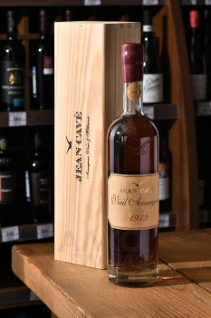 Jean Cave Vieil Armagnac - арманьяк Жан Каве Вьей 1979 год 0.7 л в д/у