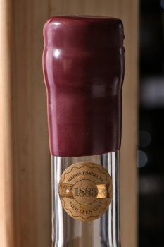 Jean Cave Vieil Armagnac - арманьяк Жан Каве Вьей 1979 год 0.7 л в д/у