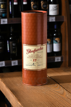 Glenfarclas 17 Year Old - виски Гленфарклас 17 лет 0.7 л в тубе
