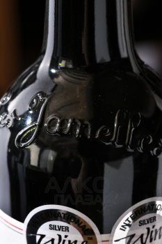 Les Jamelles Pinot Noir - вино Ле Жамель Пино Нуар 0.75 л красное сухое
