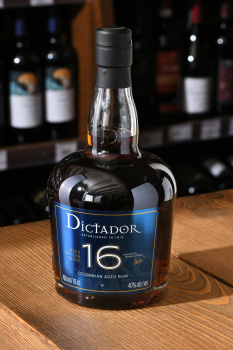 Dictador 16 Years Old - ром Диктатор 16 лет 0.7 л