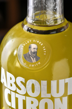 Absolut Citron - водка Абсолют Цитрон 0.7 л