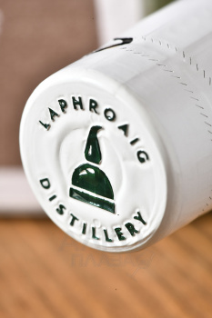 Laphroaig Quarter Cask - виски Лафройг Квотер Каск 0.7 л