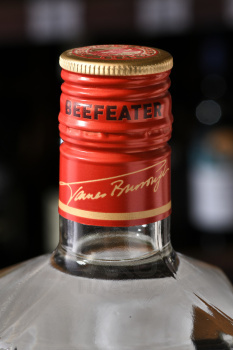 Beefeater London Dry - джин Бифитер Лондон Драй 0.7 л