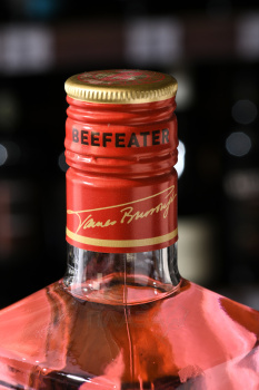 Gin Beefeater London Pink - джин Бифитер Лондон Пинк со вкусом клубники 0.7 л