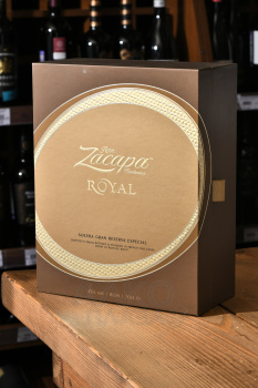 Zacapa Centenario Royal Solera Gran Reserva Especial - ром Закапа Сэнтэнарио Роял Солера Гран резерва Эспесиаль 0.7 л в п/у