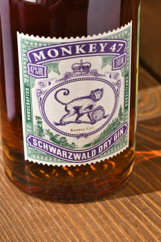 Monkey 47 Barrel Cut Schwarzwald Dry Gin - джин Манки 47 Баррел Кат Шварцвальд Драй 0.5 л в п/у