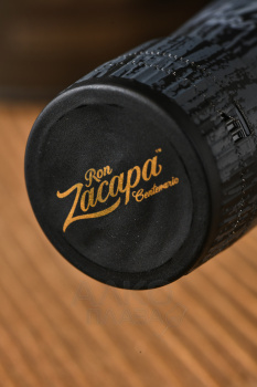 Zacapa Centenario Edicion Negra - ром Закапа Сентенарио Эдисьон Негра 0.7 л в тубе