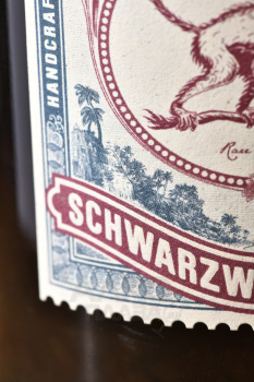 Monkey 47 Schwarzwald Sloe Gin - джин Манки 47 Слое Шварцвальд Драй 0.5 л