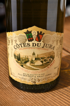 Jean Bourdy a Arlay Cotes Du Jura AOC - вино Жан Бурди а Арле Кот дю Жюра АОС 0.75 л белое сухое