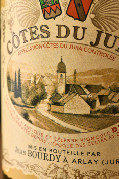 Jean Bourdy a Arlay Cotes Du Jura AOC - вино Жан Бурди а Арле Кот дю Жюра АОС 0.75 л белое сухое