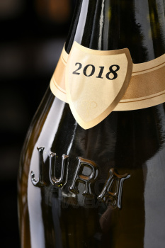 Jean Bourdy a Arlay Cotes Du Jura AOC - вино Жан Бурди а Арле Кот дю Жюра АОС 0.75 л белое сухое