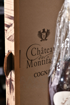 Chateau de Montifaud 50 ans - коньяк Шато де Монтифо 50 лет 0.7 л