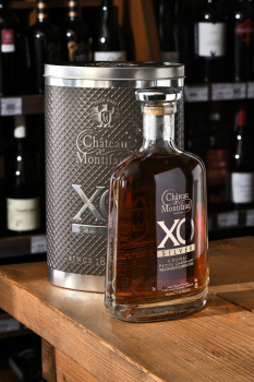 Chateau de Montifaud Silver XO Fine Petite Champagne Carafe Attitude in tube - коньяк Шато де Монтифо Сильвер ХО Фин Пти Шампань Карафе Аттитюд 0.7 л в тубе