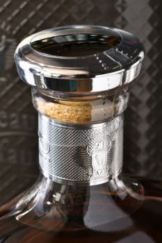 Chateau de Montifaud Silver XO Fine Petite Champagne Carafe Attitude in tube - коньяк Шато де Монтифо Сильвер ХО Фин Пти Шампань Карафе Аттитюд 0.7 л в тубе