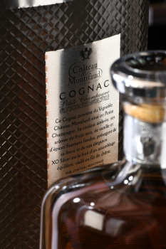 Chateau de Montifaud Silver XO Fine Petite Champagne Carafe Attitude in tube - коньяк Шато де Монтифо Сильвер ХО Фин Пти Шампань Карафе Аттитюд 0.7 л в тубе