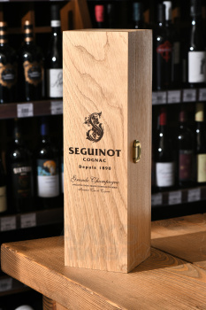 Seguinot Reserve De La Famille - коньяк Сегино Резерв де ля Фамий 0.7 л