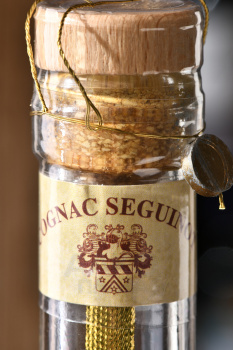 Seguinot Reserve De La Famille - коньяк Сегино Резерв де ля Фамий 0.7 л