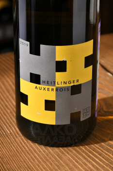 Weingut Heitlinger Auxerrois - вино Вайнгут Хайтлингер Оксеруа Био 0.75 л белое сухое