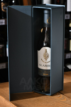 Alambre Moscatel de Stubal 20 years - вино крепленое Аламбре Мушкатель де Сетубал 20 лет 0.5 л белое сладкое в п/у