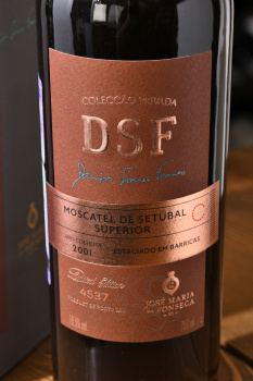 Coleccao Privada Domingos Soares Franco Moscatel de Setubal - вино крепленое Частная коллекция Домингос Соарес Франко Мушкатель де Сетубал 0.75 л белое сладкое в п/у