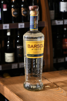 Barsol Pisco Selecto Achlado - писко Барсоль Селекто Аколадо 0.7 л