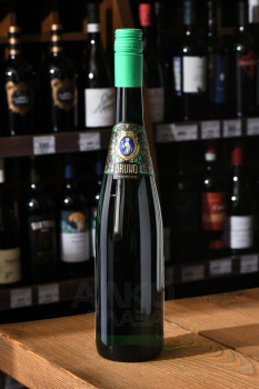 Winzer von Baden Kraichgauer Riesling - вино Винцер фон Баден Рислинг 0.75 л белое полусухое