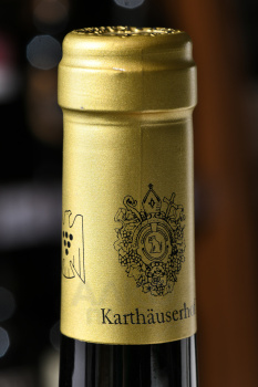 Karthauserhofberg GG Riesling - вино Картхойзерхофберг ГГ Рислинг 0.75 л белое полусухое