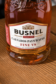 Busnel Fine Calvados du Pays d`Auge - кальвадос Бюнель Пэи д`Ож Фин 0.7 л