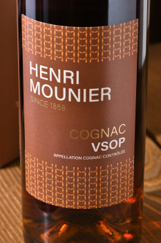 Henri Mounier VSOP in box - коньяк Анри Мунье ВСОП 0.7 л в п/у
