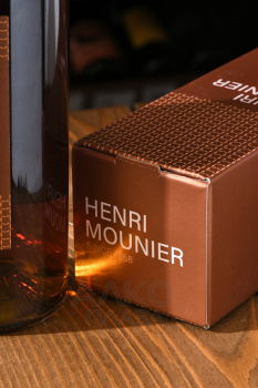 Henri Mounier VSOP in box - коньяк Анри Мунье ВСОП 0.7 л в п/у