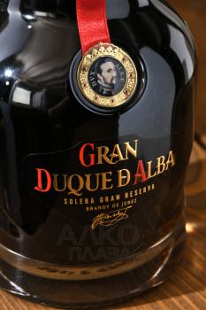 Gran Duque d’Alba - бренди де херес Гран Дуке де Альба 0.7 л в п/у