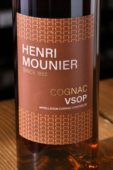 Henri Mounier VSOP - коньяк Анри Мунье ВСОП 0.7 л