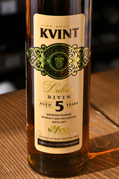 Kvint Divin 5 years - коньяк Квинт Дивин 5 лет 0.5 л