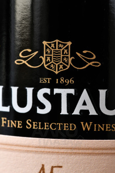 Moscatel Emilín Lustau Solera Familiar - херес Москатель Эмилин Люстау Солера Фамилиар 0.75 л