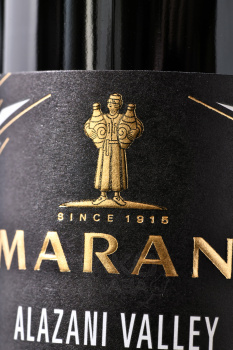 Marani Alazani Valley Red - вино Марани Алазанская Долина 0.75 л красное полусладкое