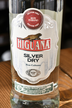 Higuana Silver - ром Игуана Сильвер 0.7 л