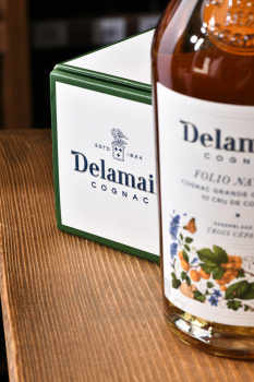 Delamain Folio Natura Grande Champagne Cognac - коньяк Делямэн Фолио Натура Гранд Шампань 0.7 л в п/у