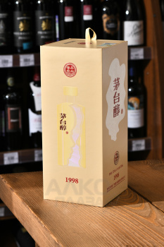 Moutai Chun - байцзю Маотай Чунь 1998 год 0.5 л в п/у