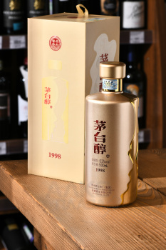 Moutai Chun - байцзю Маотай Чунь 1998 год 0.5 л в п/у