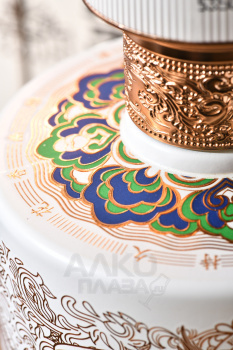 Feitianlong Yinbiao Baijiu - Байцзю Фэйтяньлун Иньбяо 0.75 л в п/у + дозатор