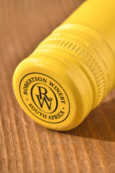 Robertson Winery Natural Sweet White - вино Робертсон Вайнери Начэрэл Свит Вай 0.75 л белое сладкое